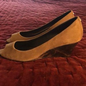 Donald J Pliner suede Shoes